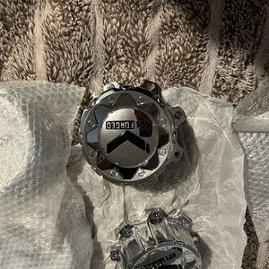 Set of 4, 8 lug kg1 hubcaps BRAND NEW